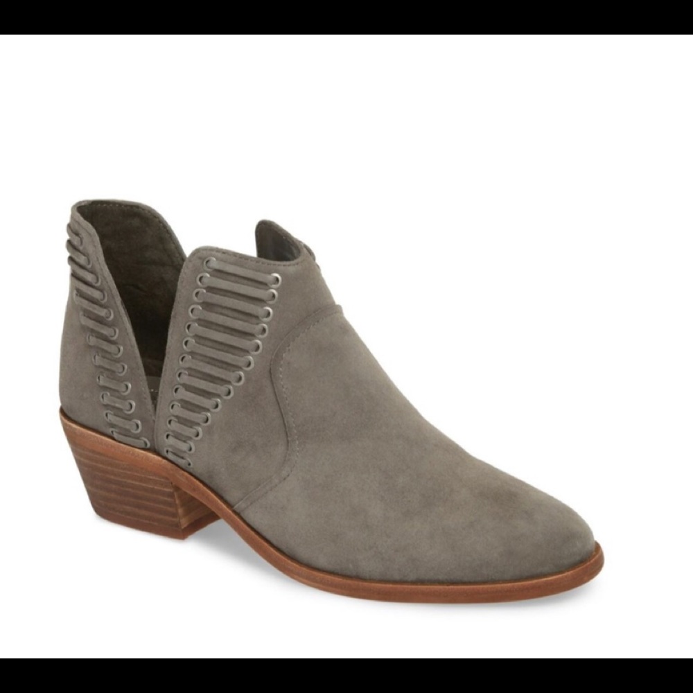 Vince Camuto Bootie Size 8.5 Gray